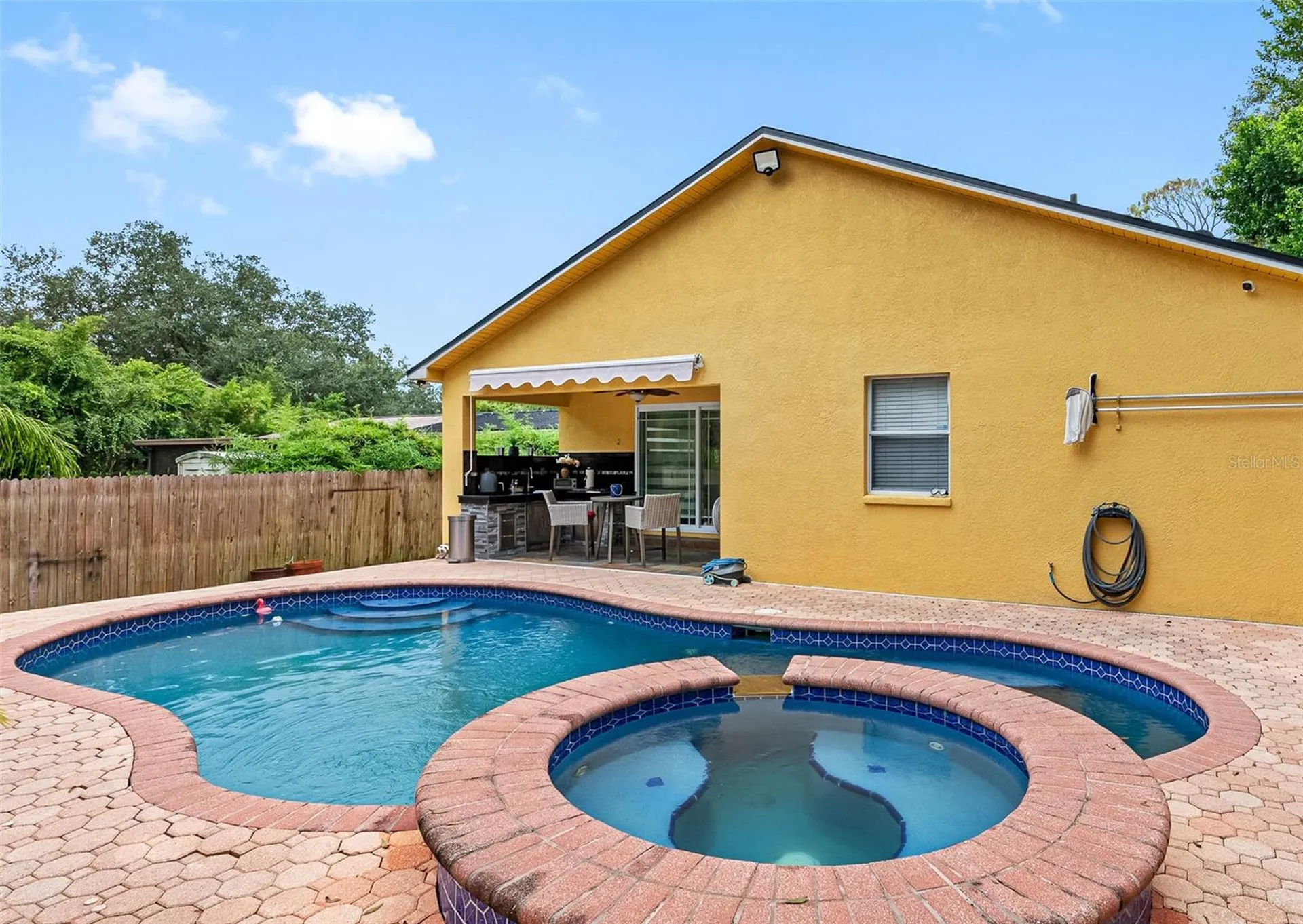10407 N Woodmere Road Tampa FL 33617
