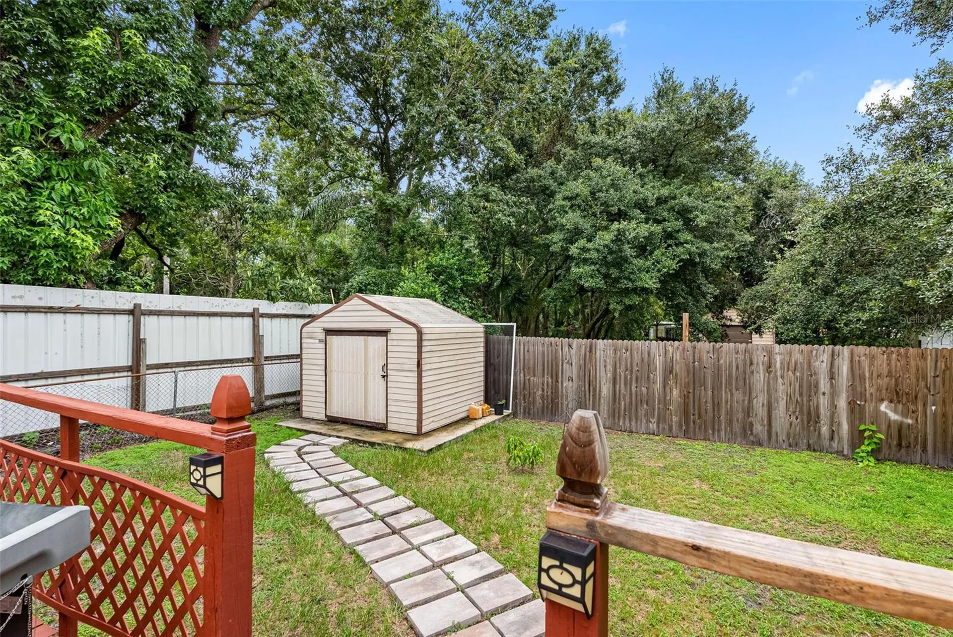 10407 N Woodmere Road Tampa FL 33617