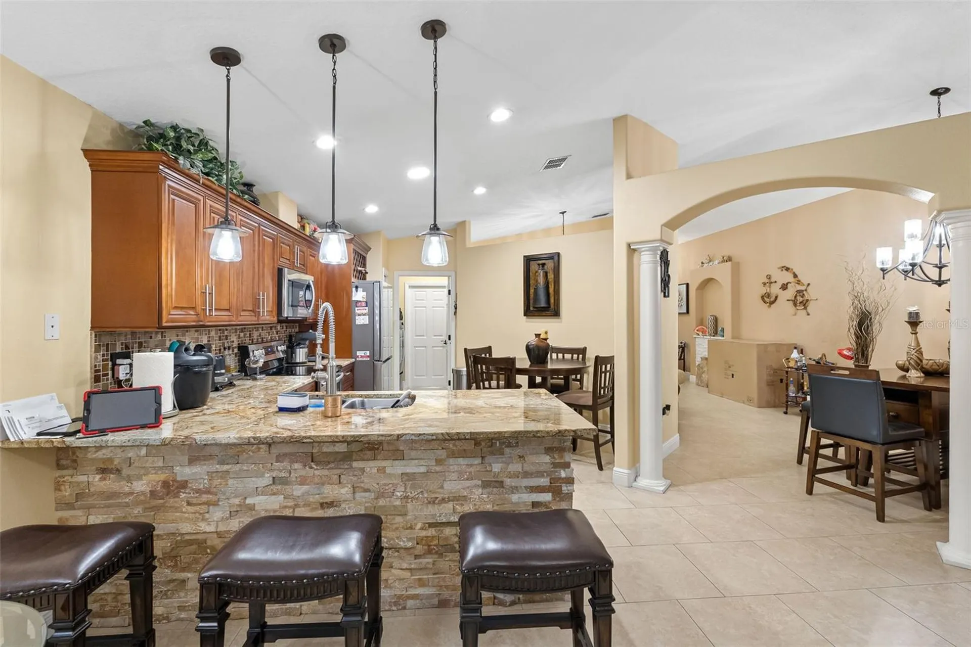 10407 N Woodmere Road Tampa FL 33617