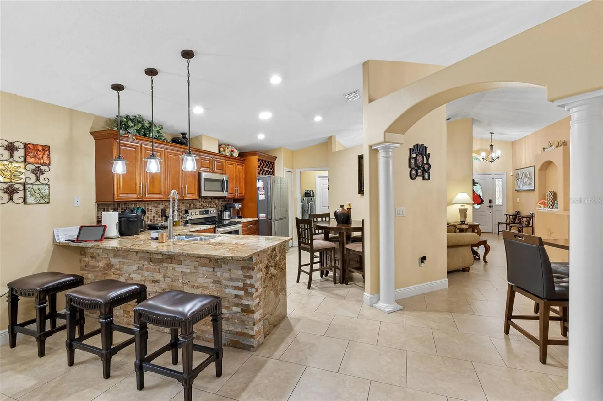 10407 N Woodmere Road Tampa FL 33617