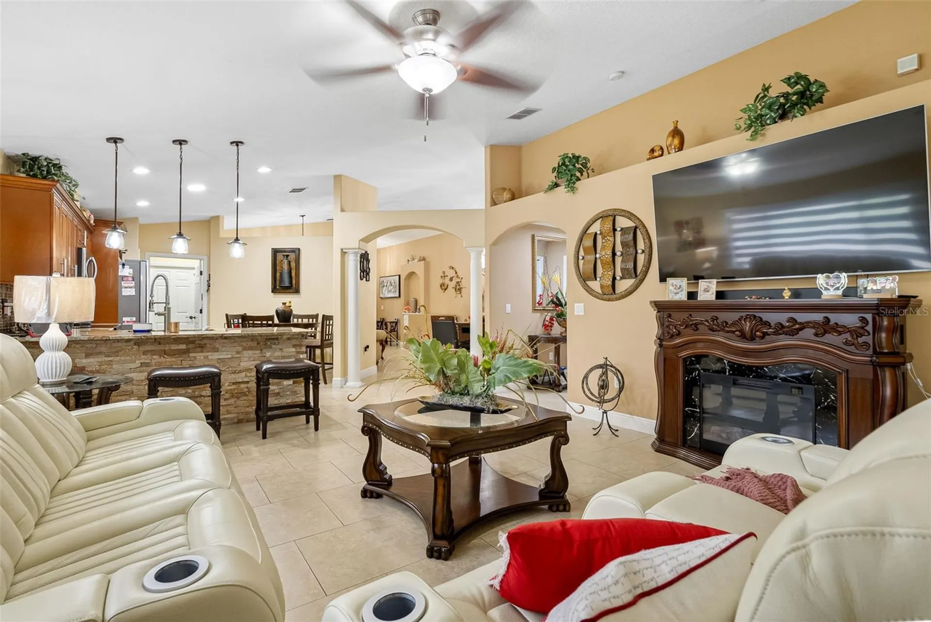 10407 N Woodmere Road Tampa FL 33617
