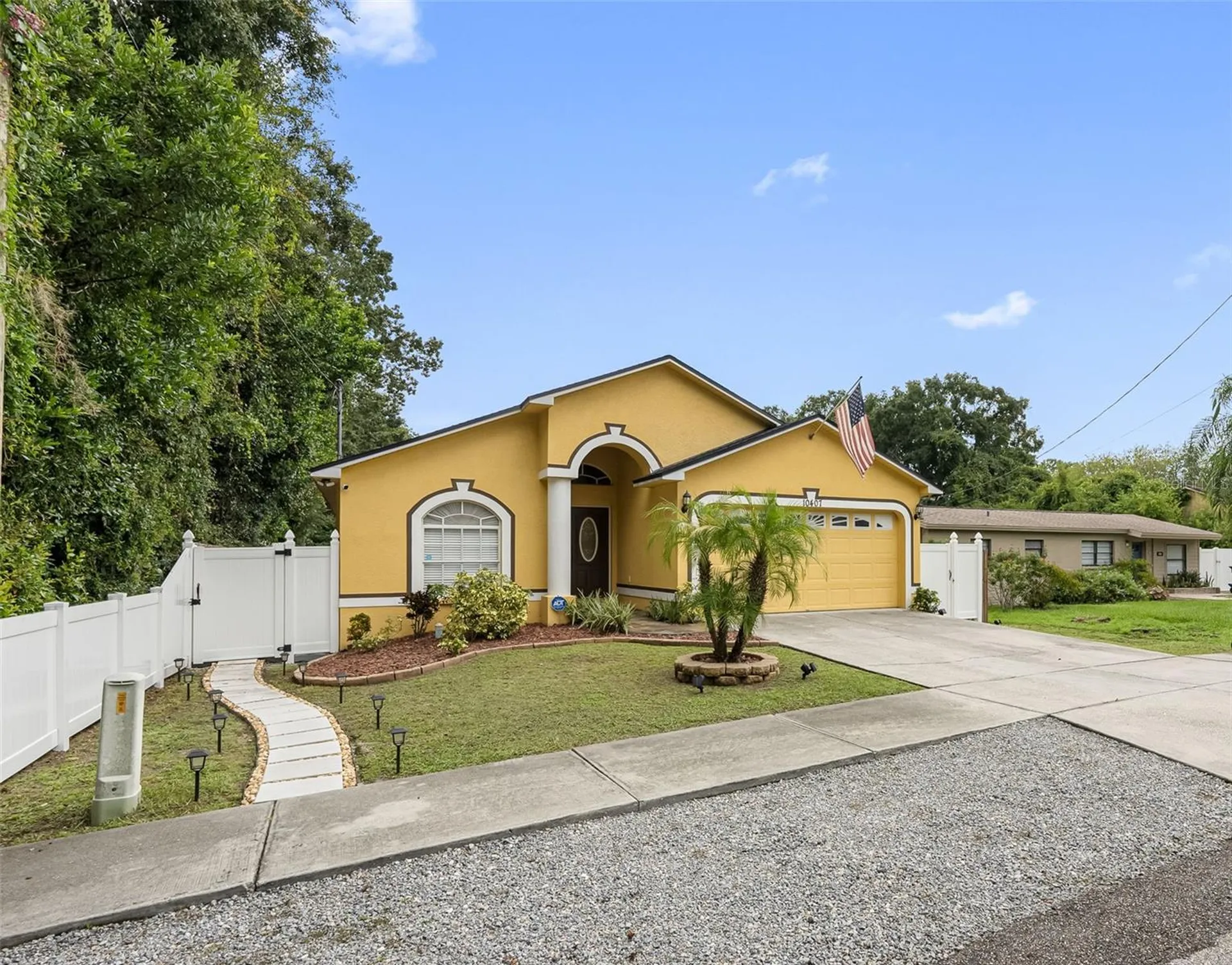10407 N Woodmere Road Tampa FL 33617