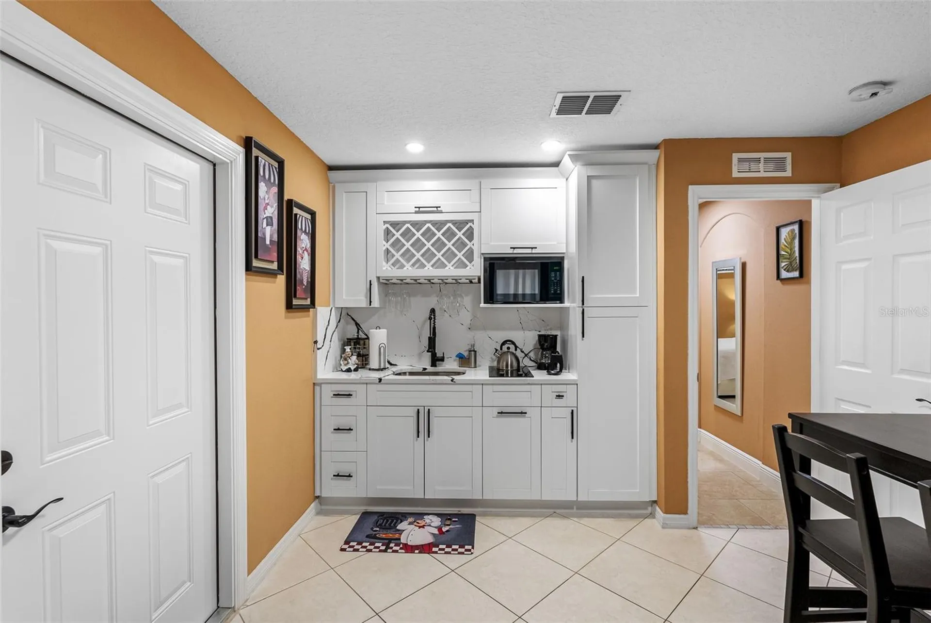 10407 N Woodmere Road Tampa FL 33617