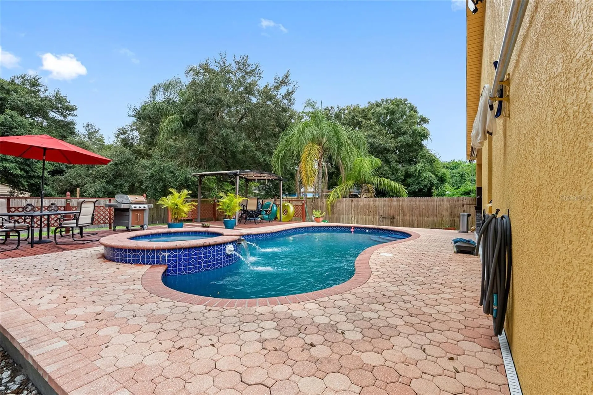 10407 N Woodmere Road Tampa FL 33617