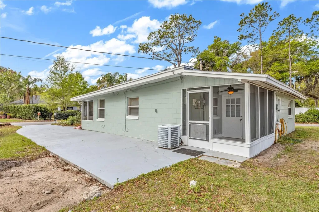 885 W Wisconsin Avenue Orange City FL 32763