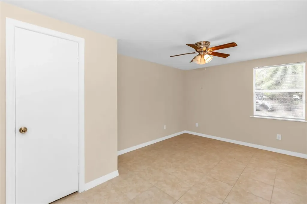 885 W Wisconsin Avenue Orange City FL 32763