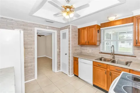 885 W Wisconsin Avenue Orange City FL 32763