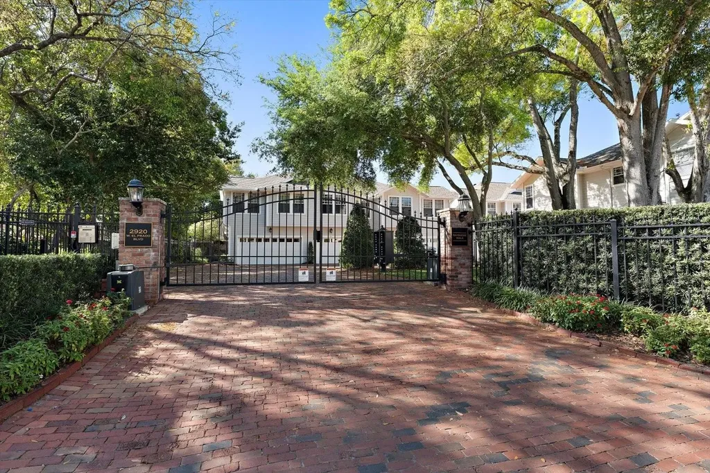 2920 W El Prado Boulevard Tampa FL 33629