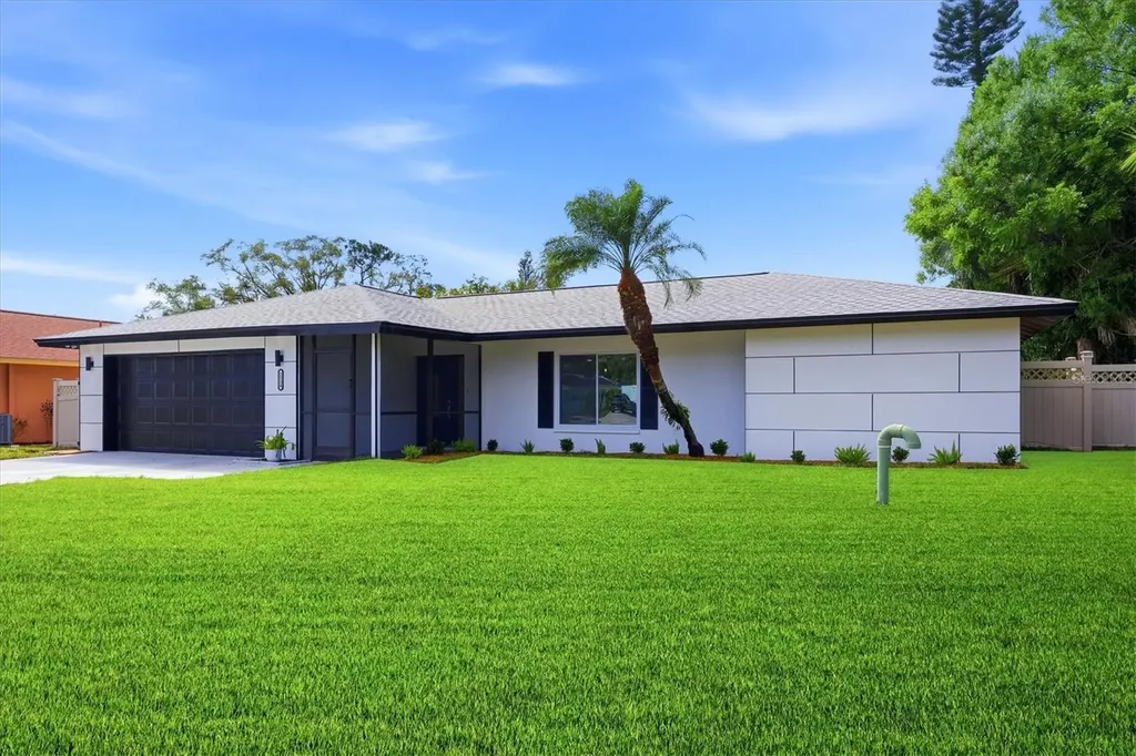 2324 Riverwood Pines Drive Sarasota FL 34231
