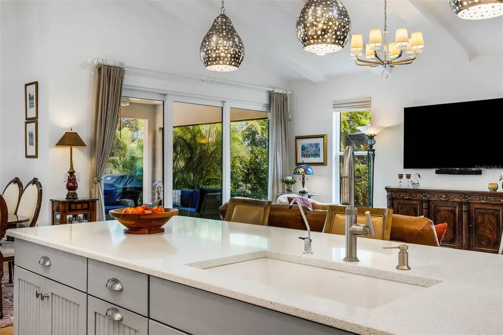 8034 Sandstar Way Sarasota FL 34240