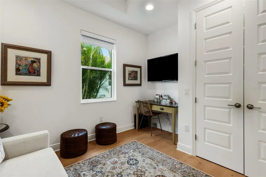 8034 Sandstar Way Sarasota FL 34240