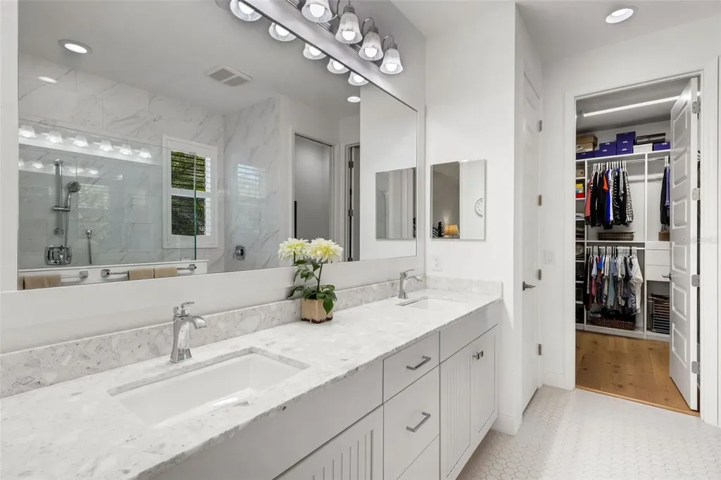 8034 Sandstar Way Sarasota FL 34240
