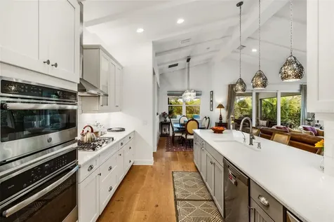 8034 Sandstar Way Sarasota FL 34240