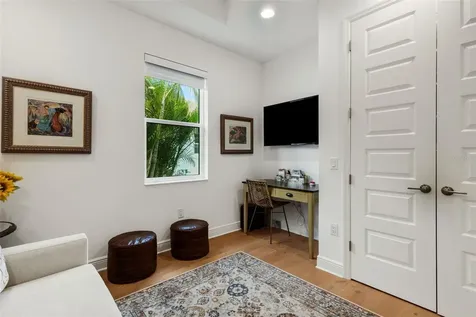 8034 Sandstar Way Sarasota FL 34240