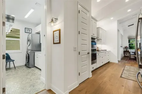 8034 Sandstar Way Sarasota FL 34240