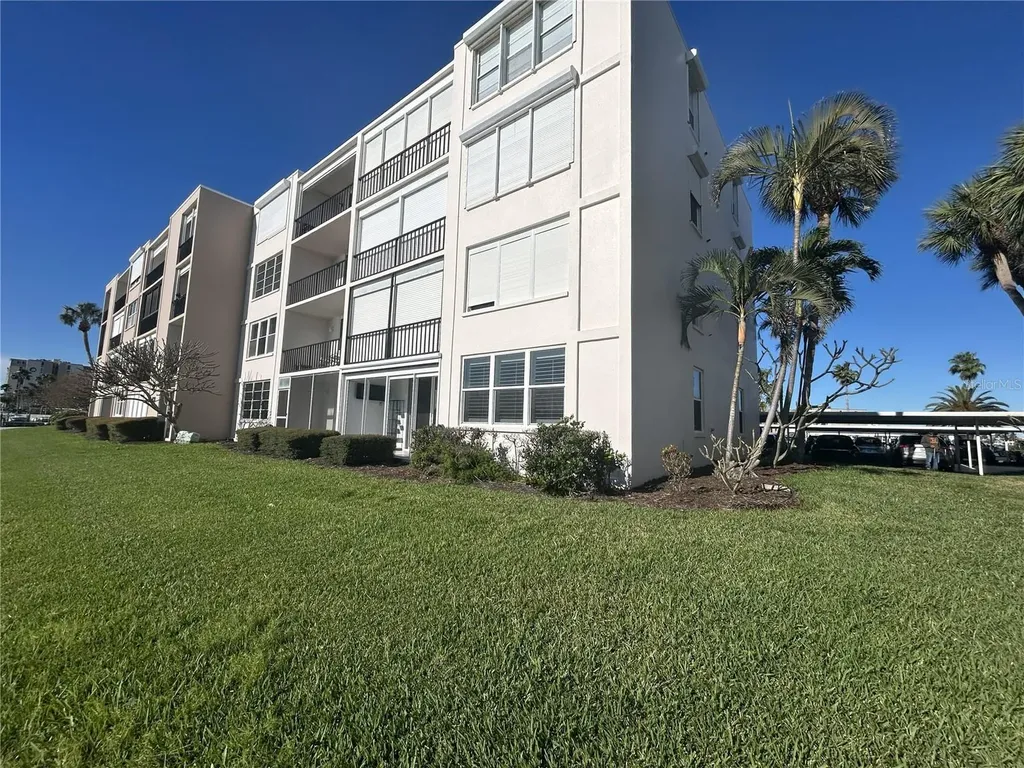 7625 Sun Island Drive S South Pasadena FL 33707