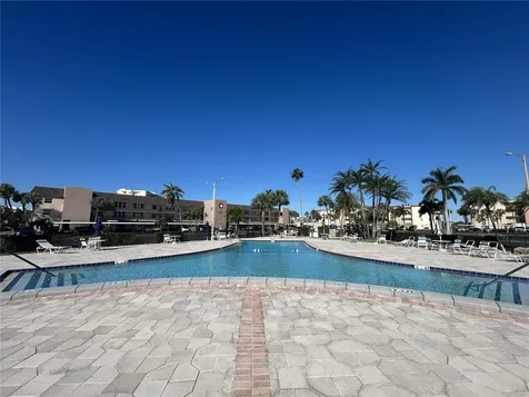 7625 Sun Island Drive S South Pasadena FL 33707