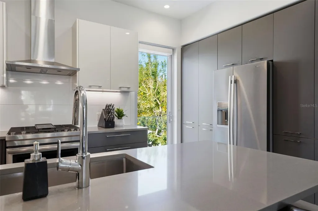 620 Rawls Avenue Sarasota FL 34236