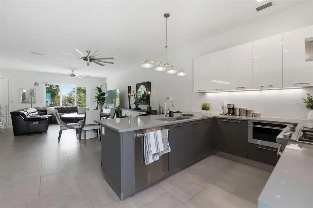 620 Rawls Avenue Sarasota FL 34236