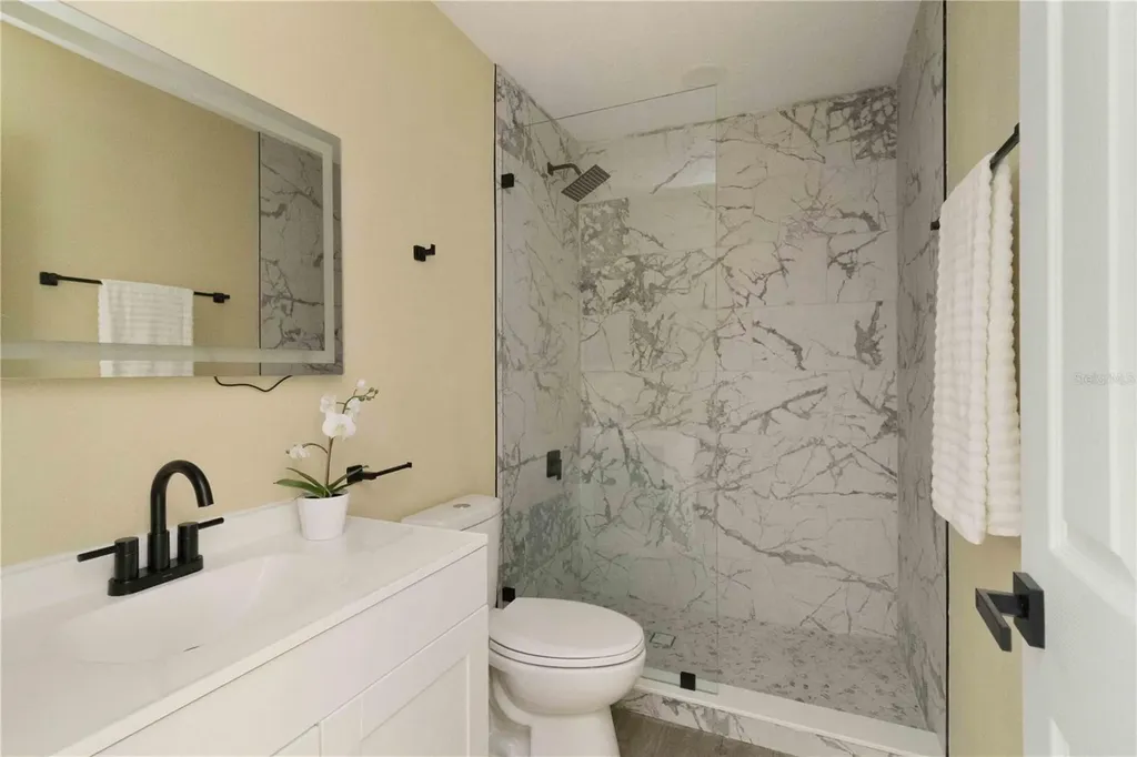 5345 Lake Arrowhead Trail Sarasota FL 34231