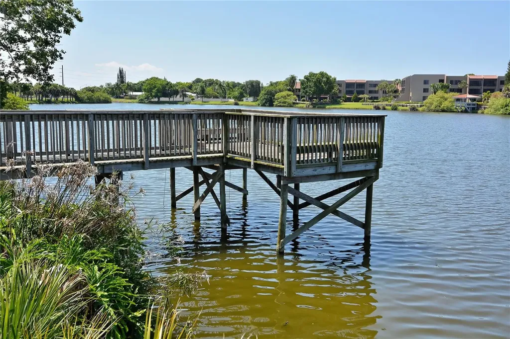 5345 Lake Arrowhead Trail Sarasota FL 34231