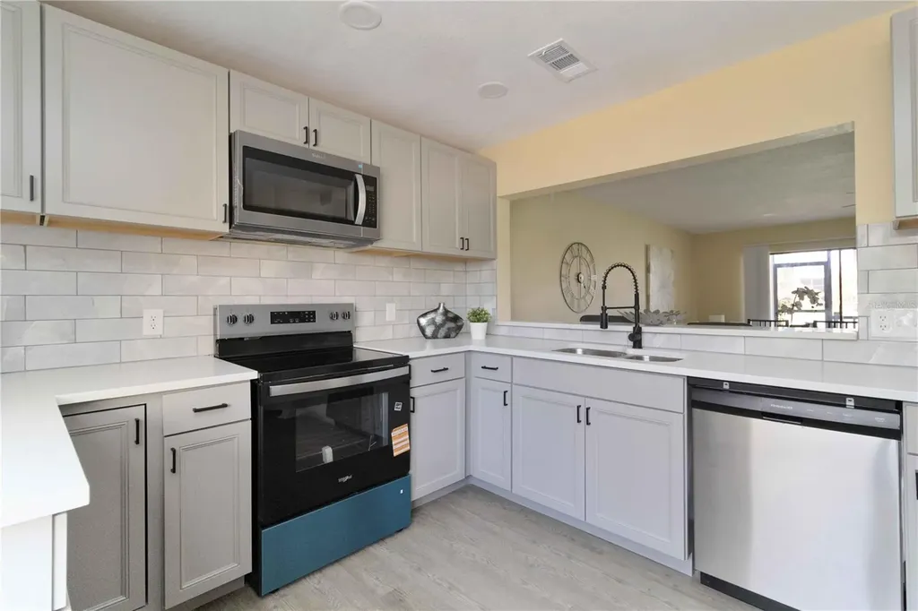 5345 Lake Arrowhead Trail Sarasota FL 34231
