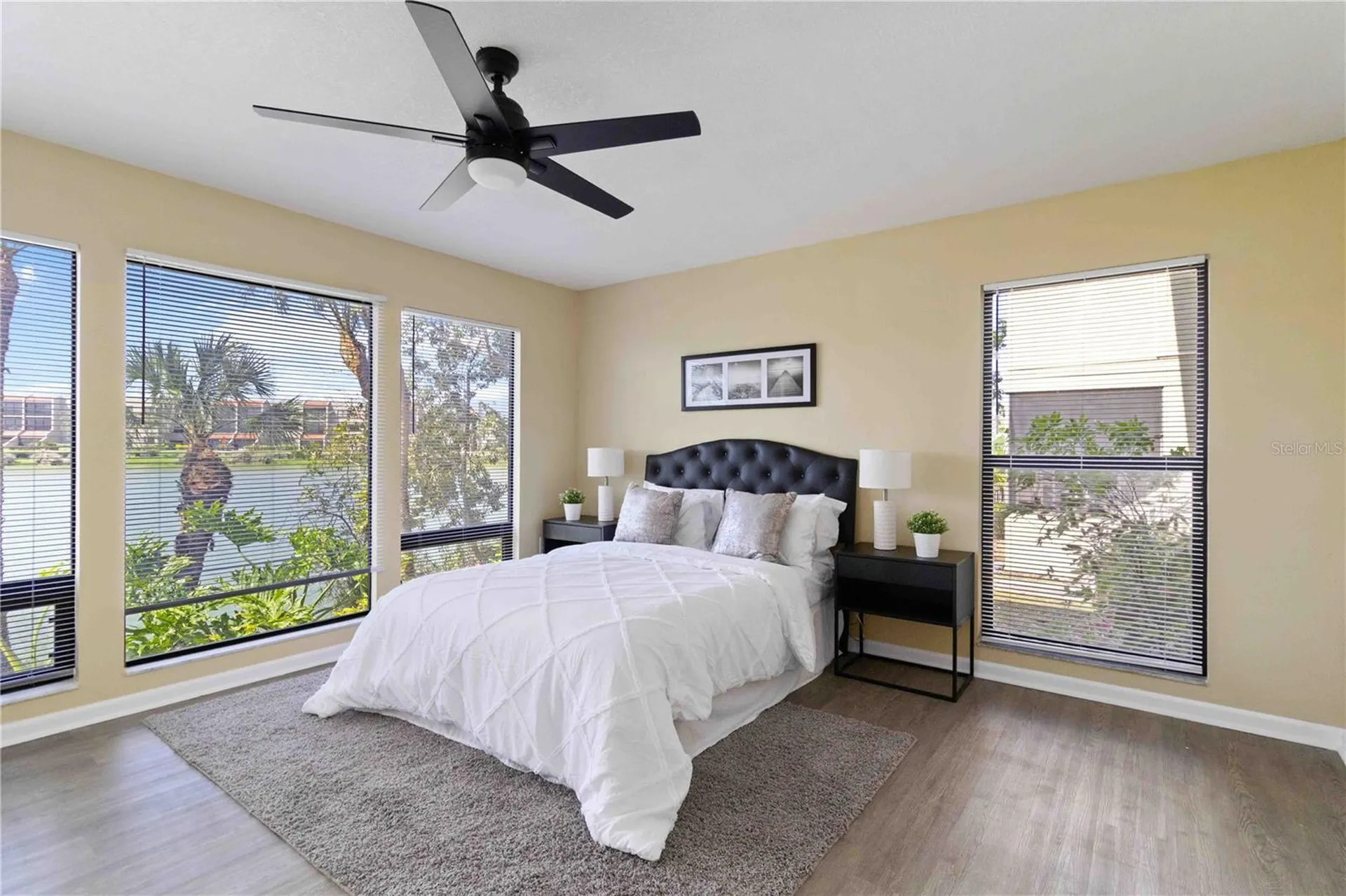 5345 Lake Arrowhead Trail Sarasota FL 34231