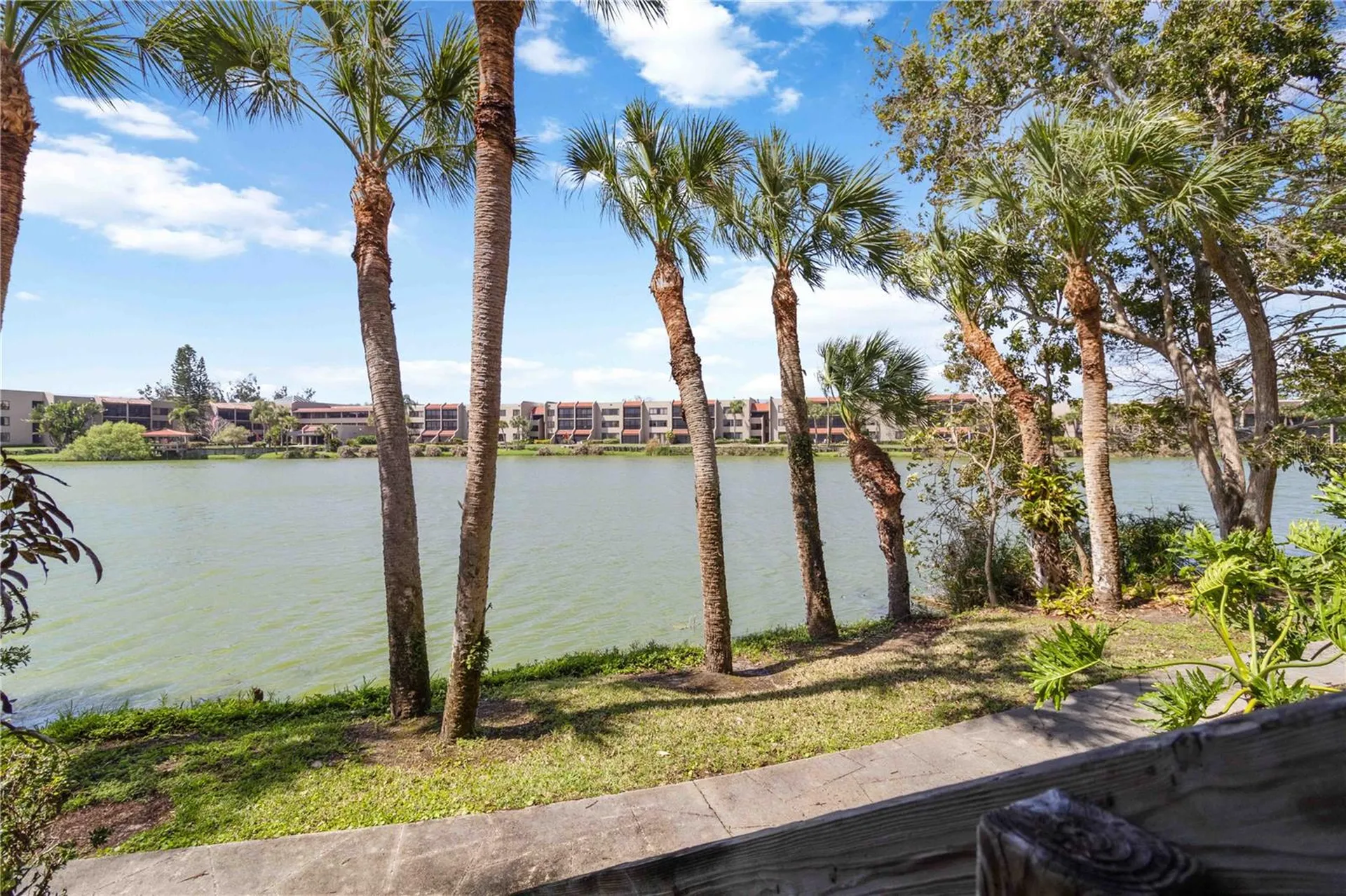 5345 Lake Arrowhead Trail Sarasota FL 34231