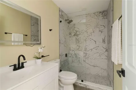5345 Lake Arrowhead Trail Sarasota FL 34231