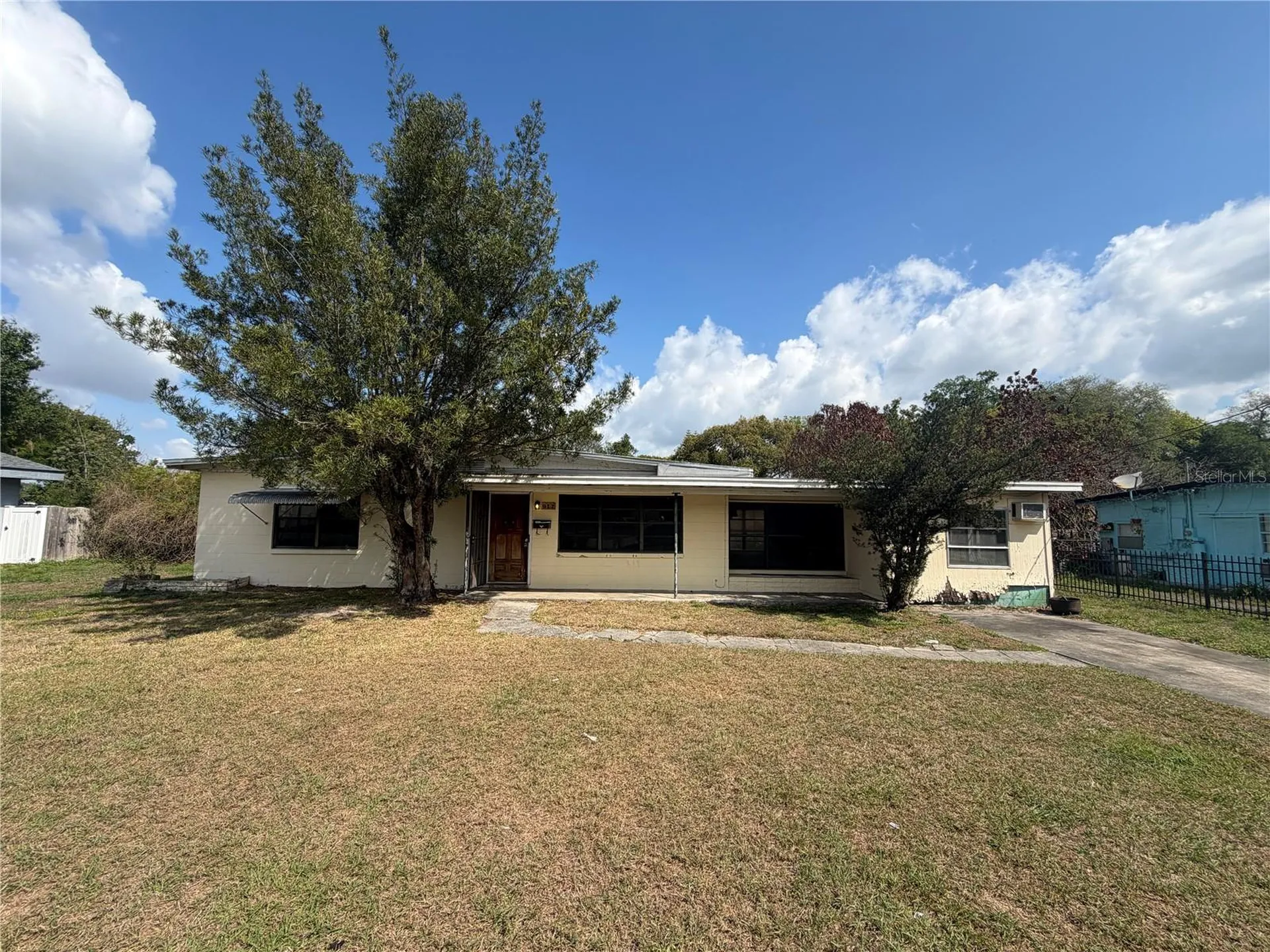 917 Locust Avenue Orlando FL 32809