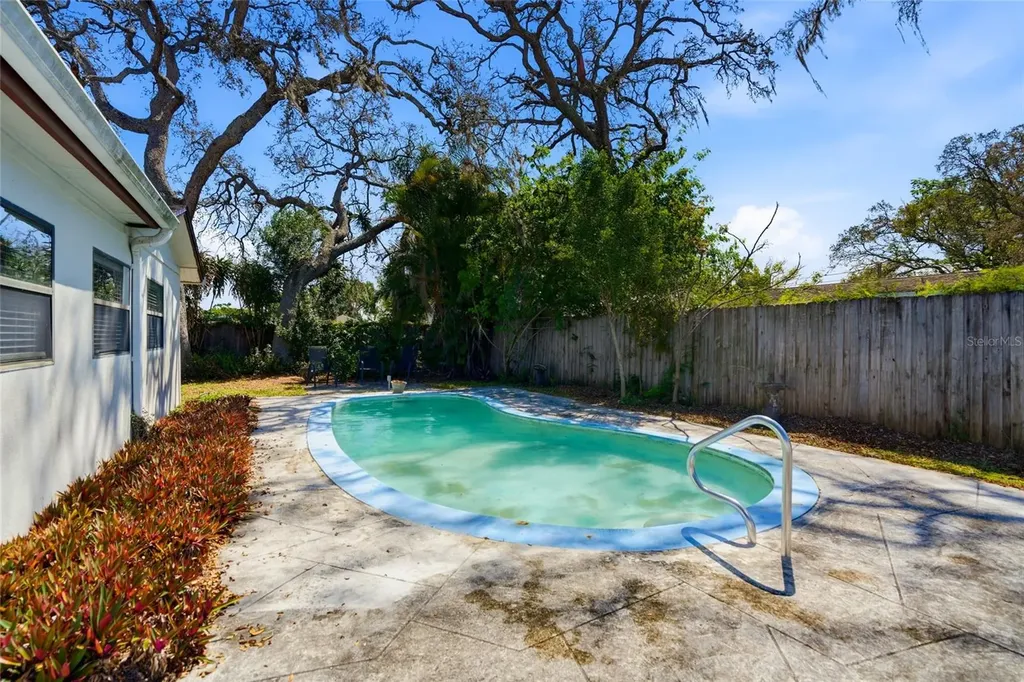 3312 W Burke Street Tampa FL 33614