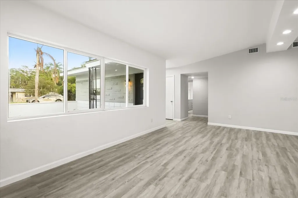 4528 S Shore Road Orlando FL 32839