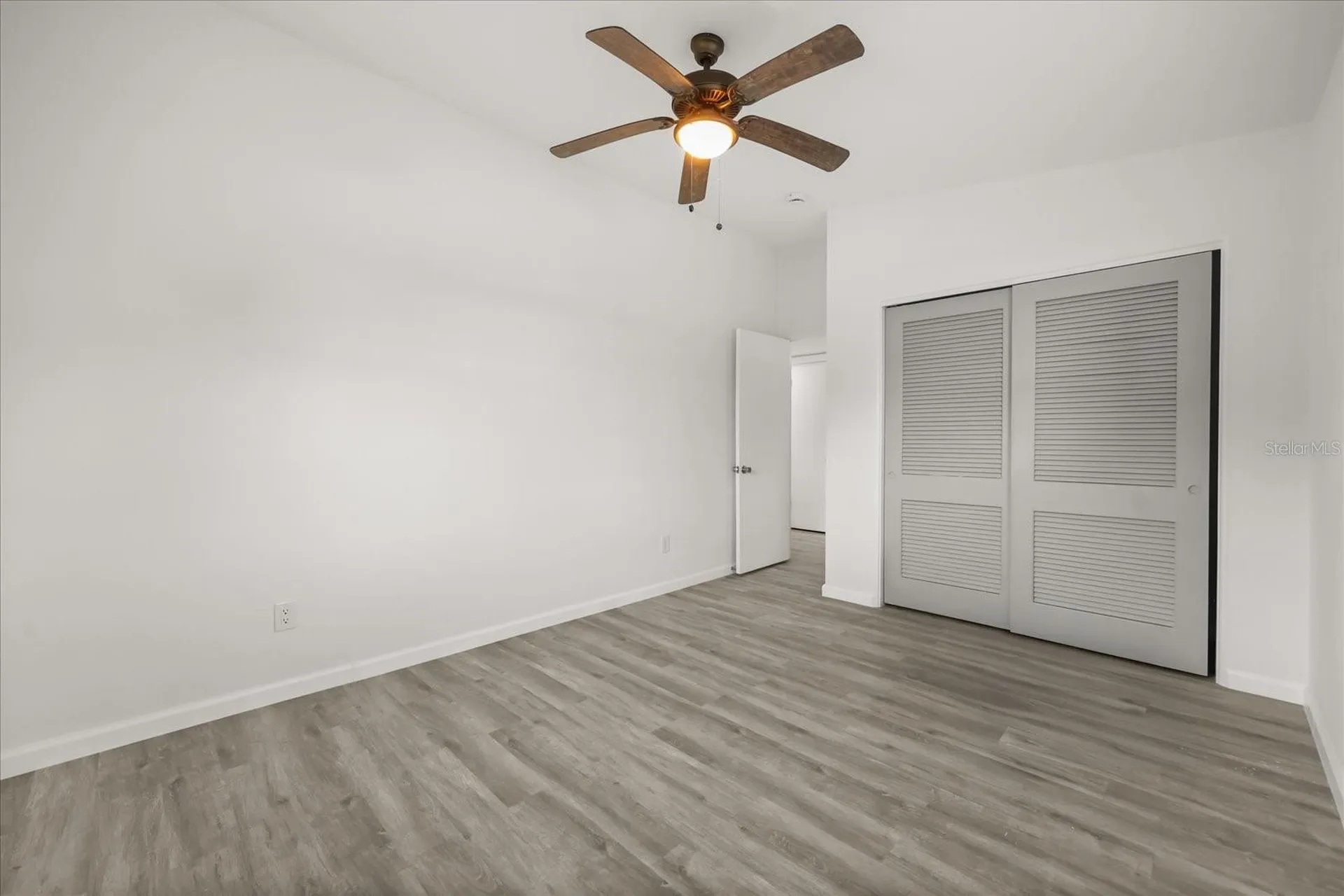 4528 S Shore Road Orlando FL 32839