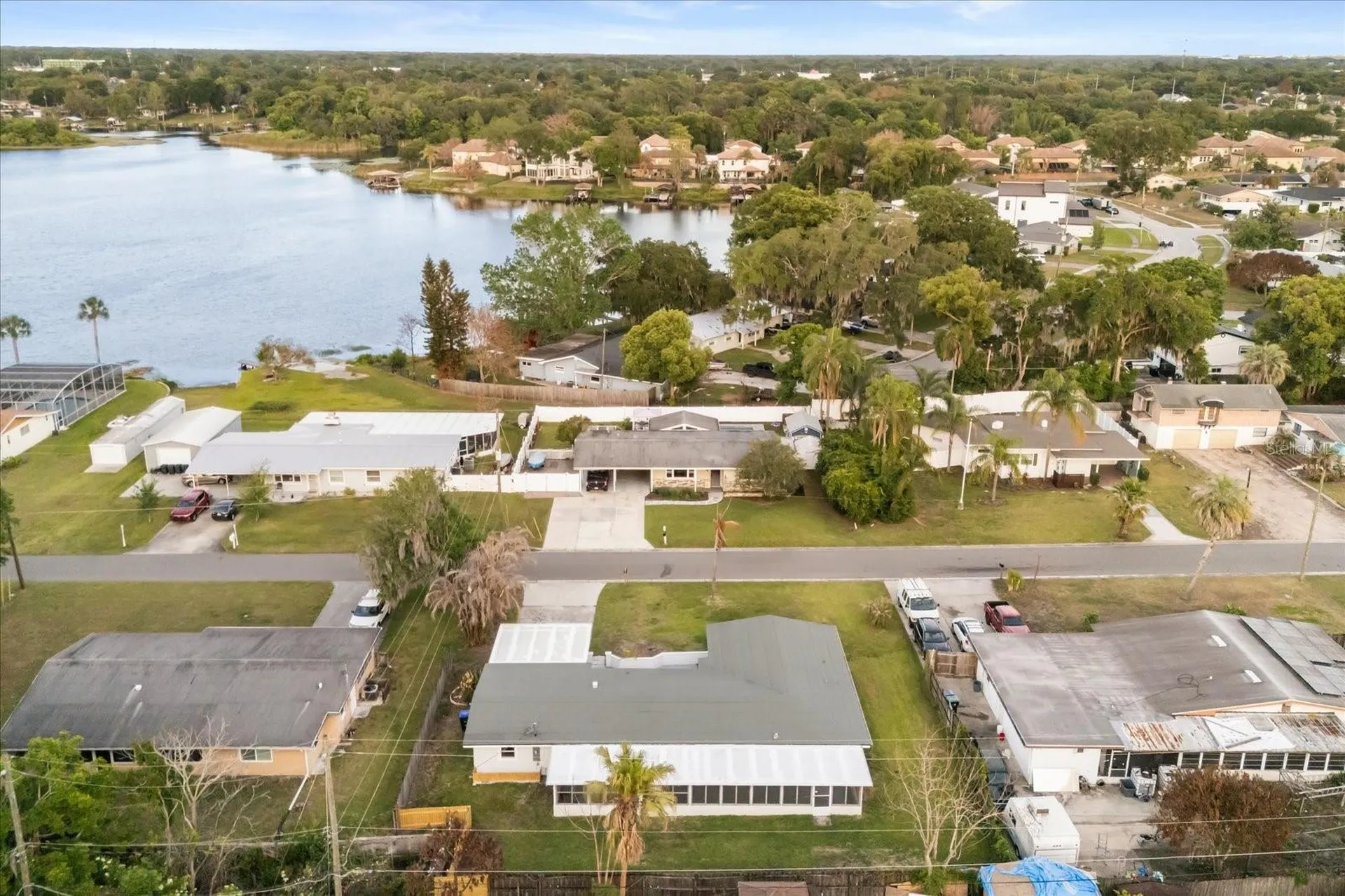 4528 S Shore Road Orlando FL 32839