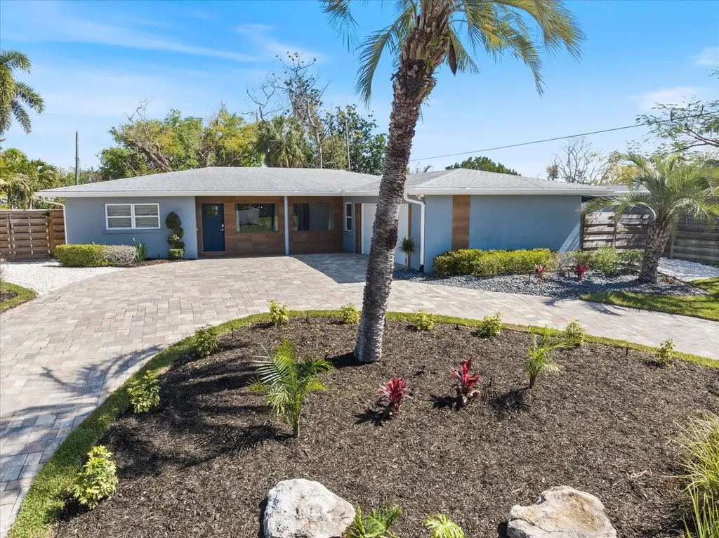 2513 Mineola Way Sarasota FL 34239