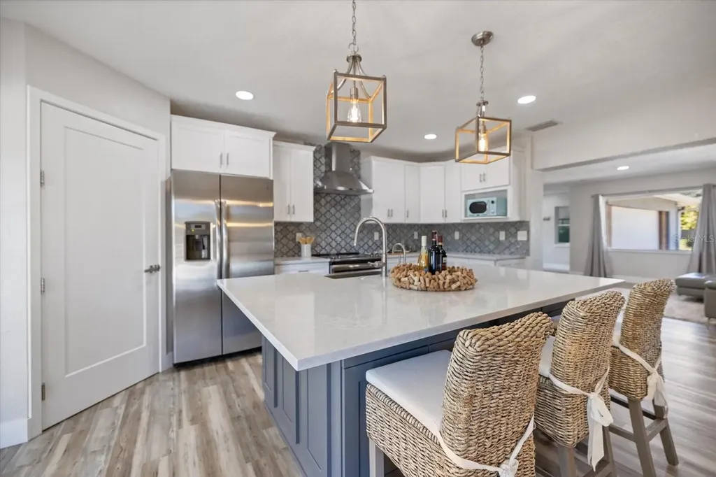 2513 Mineola Way Sarasota FL 34239