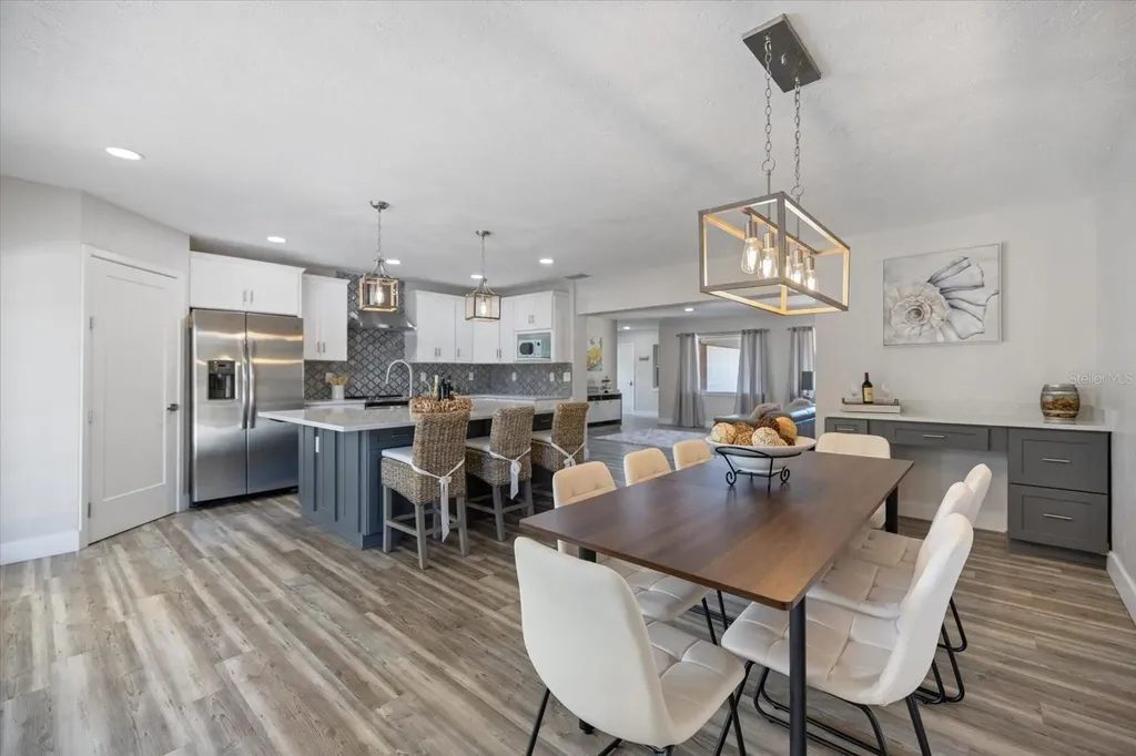 2513 Mineola Way Sarasota FL 34239