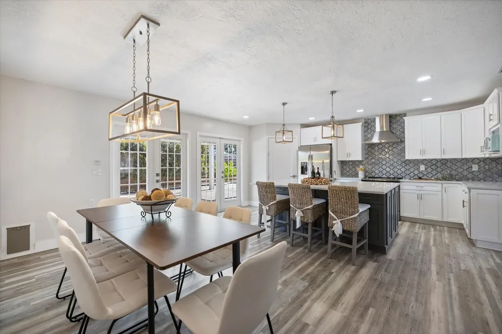 2513 Mineola Way Sarasota FL 34239