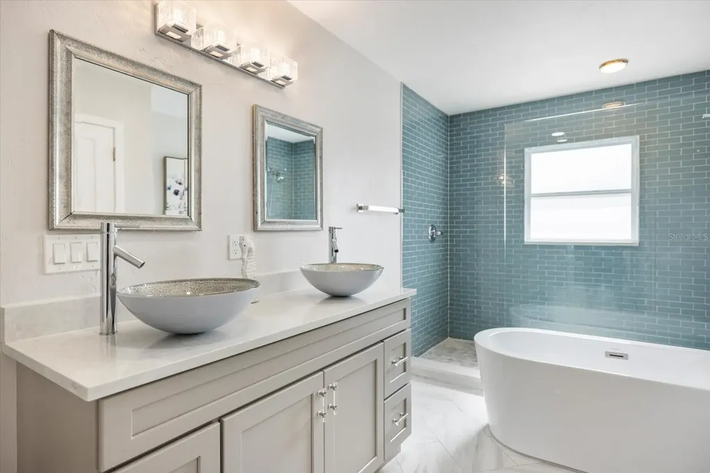 2513 Mineola Way Sarasota FL 34239