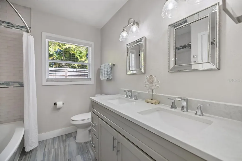 2513 Mineola Way Sarasota FL 34239