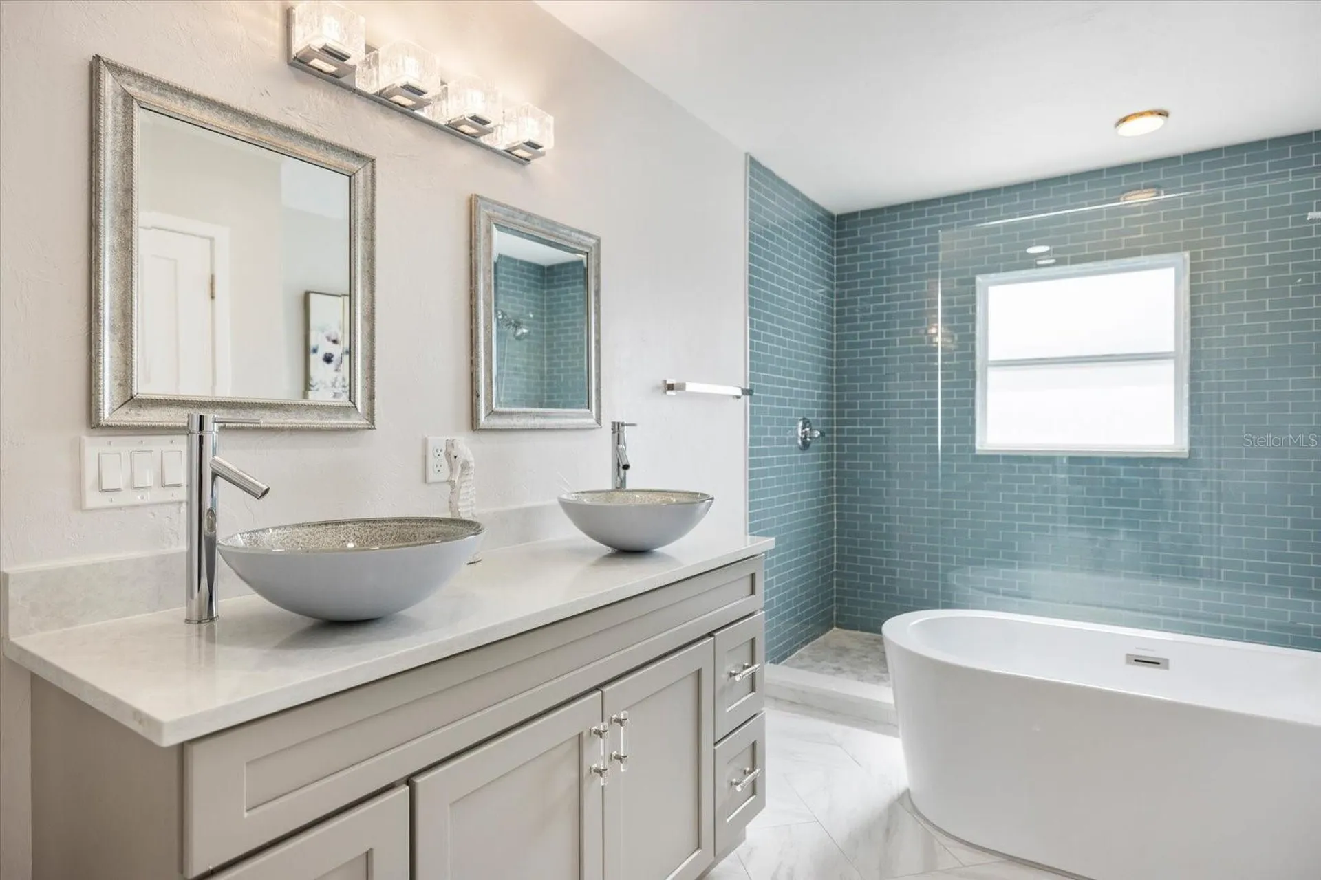 2513 Mineola Way Sarasota FL 34239