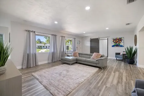 2513 Mineola Way Sarasota FL 34239