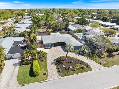 2513 Mineola Way Sarasota FL 34239