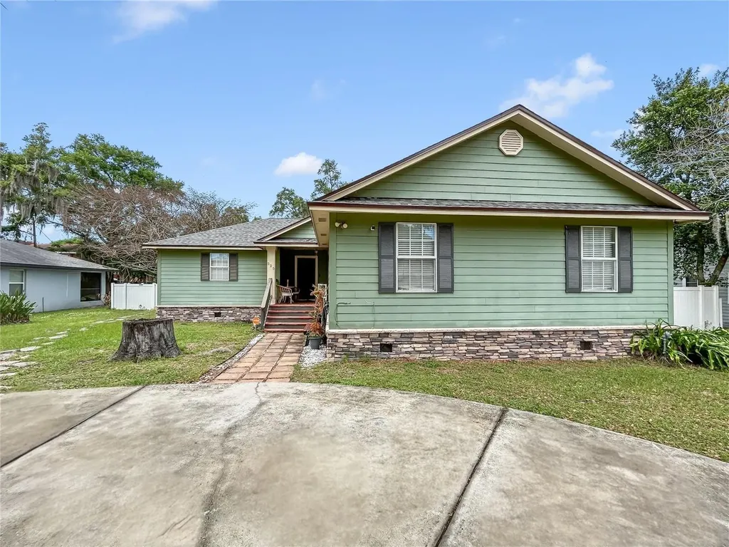 525 Avenue A NE Winter Haven FL 33881