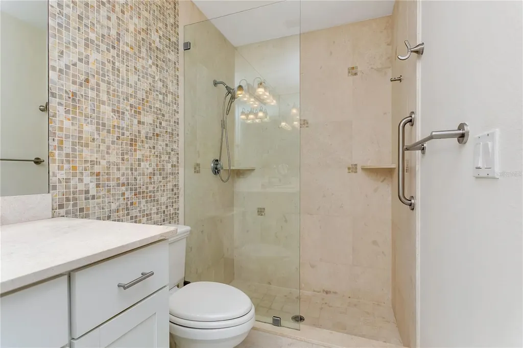 1732 Kestral Park Way S Sarasota FL 34231
