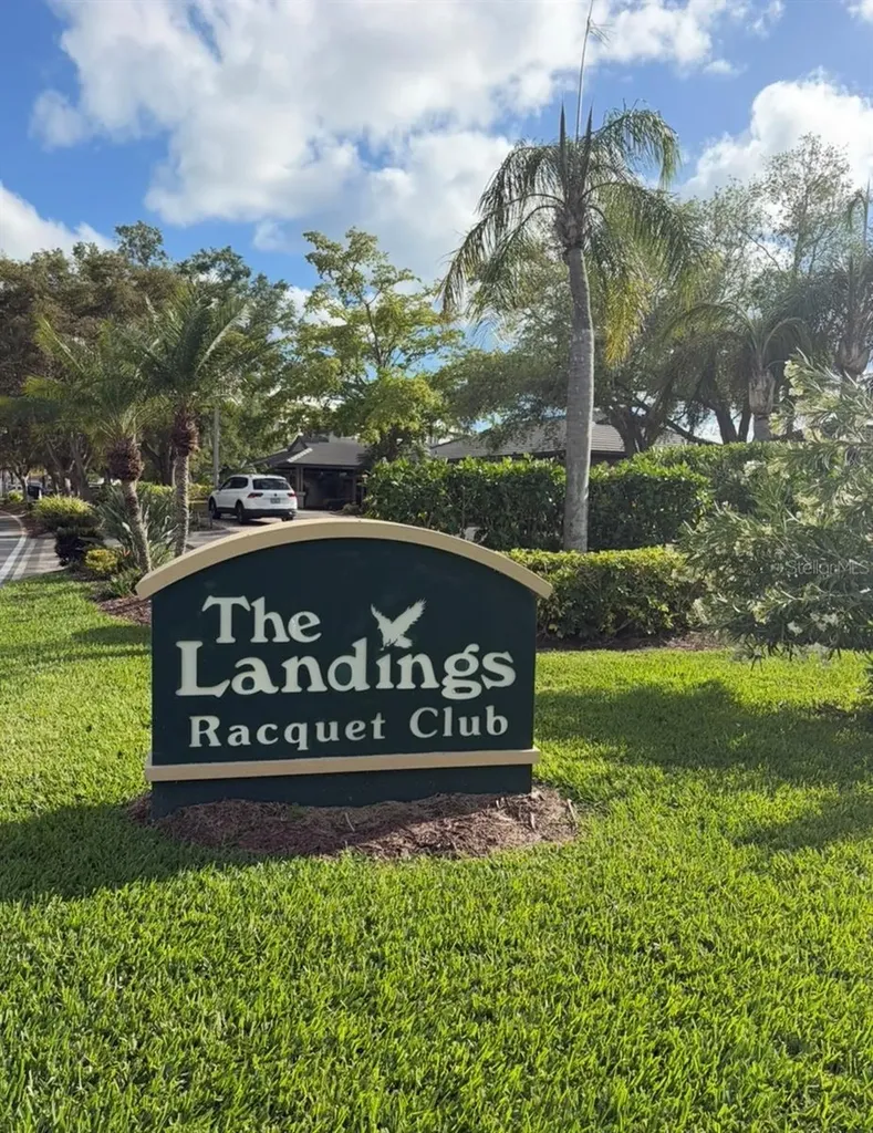 1732 Kestral Park Way S Sarasota FL 34231