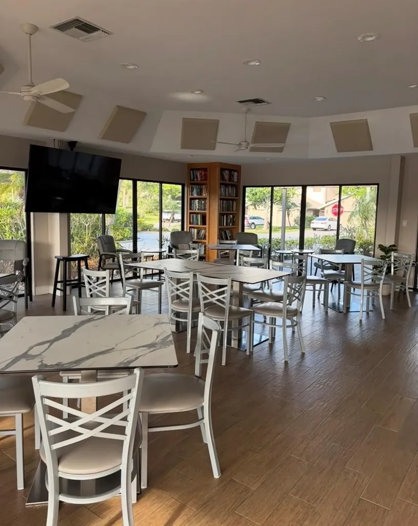 1732 Kestral Park Way S Sarasota FL 34231