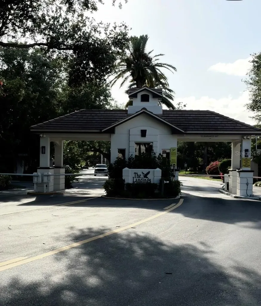 1732 Kestral Park Way S Sarasota FL 34231