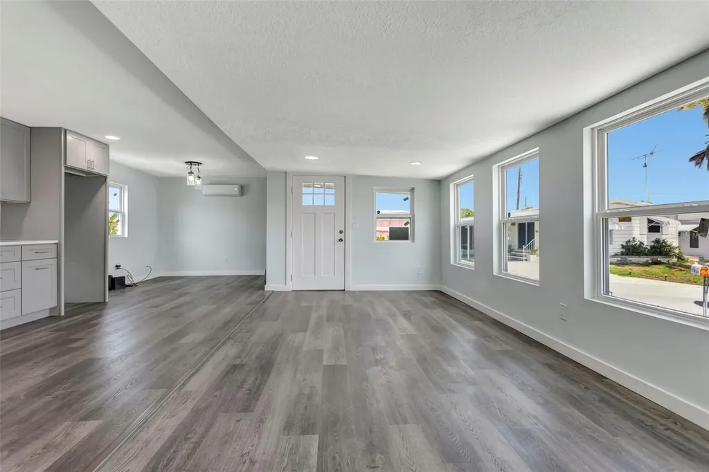 410 W 51st Avenue Drive W Bradenton FL 34207