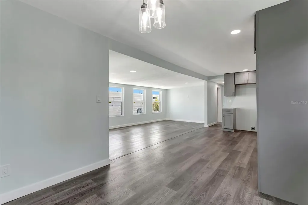 410 W 51st Avenue Drive W Bradenton FL 34207